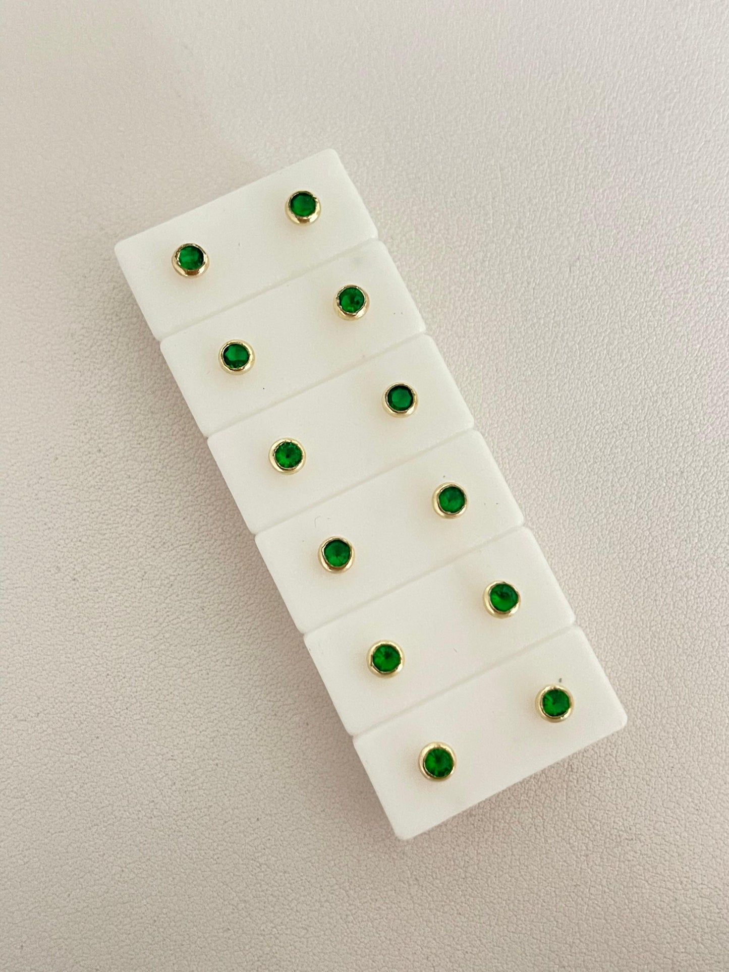 Topos piedra verde broche de seguridad