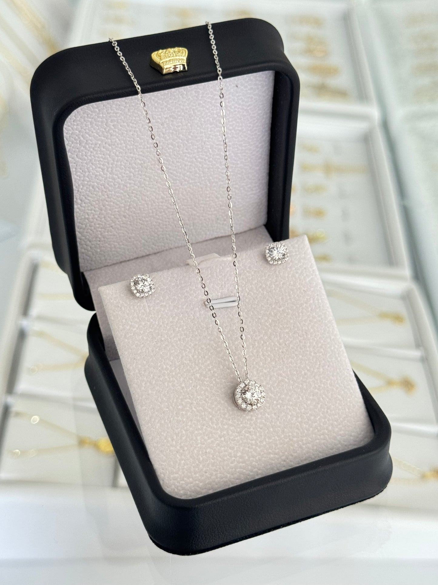 Conjunto cristal halo (gargantilla lumiere halo 45cms + aretes cristal halo 6.5mm)