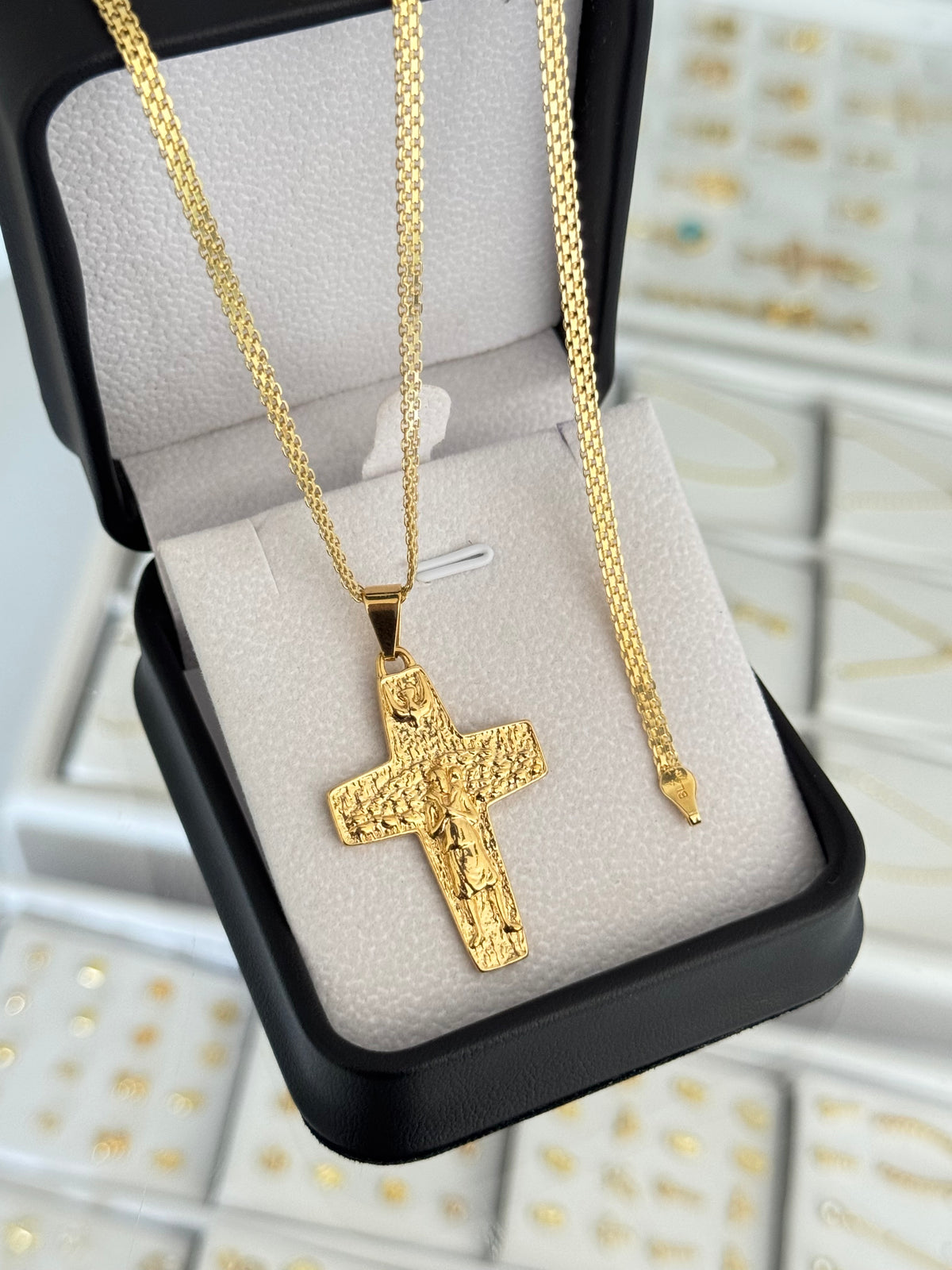 Conjunto cruz buen pastor (cadena y pulsera China it 3mm 65cms / 19.5cms + dije)