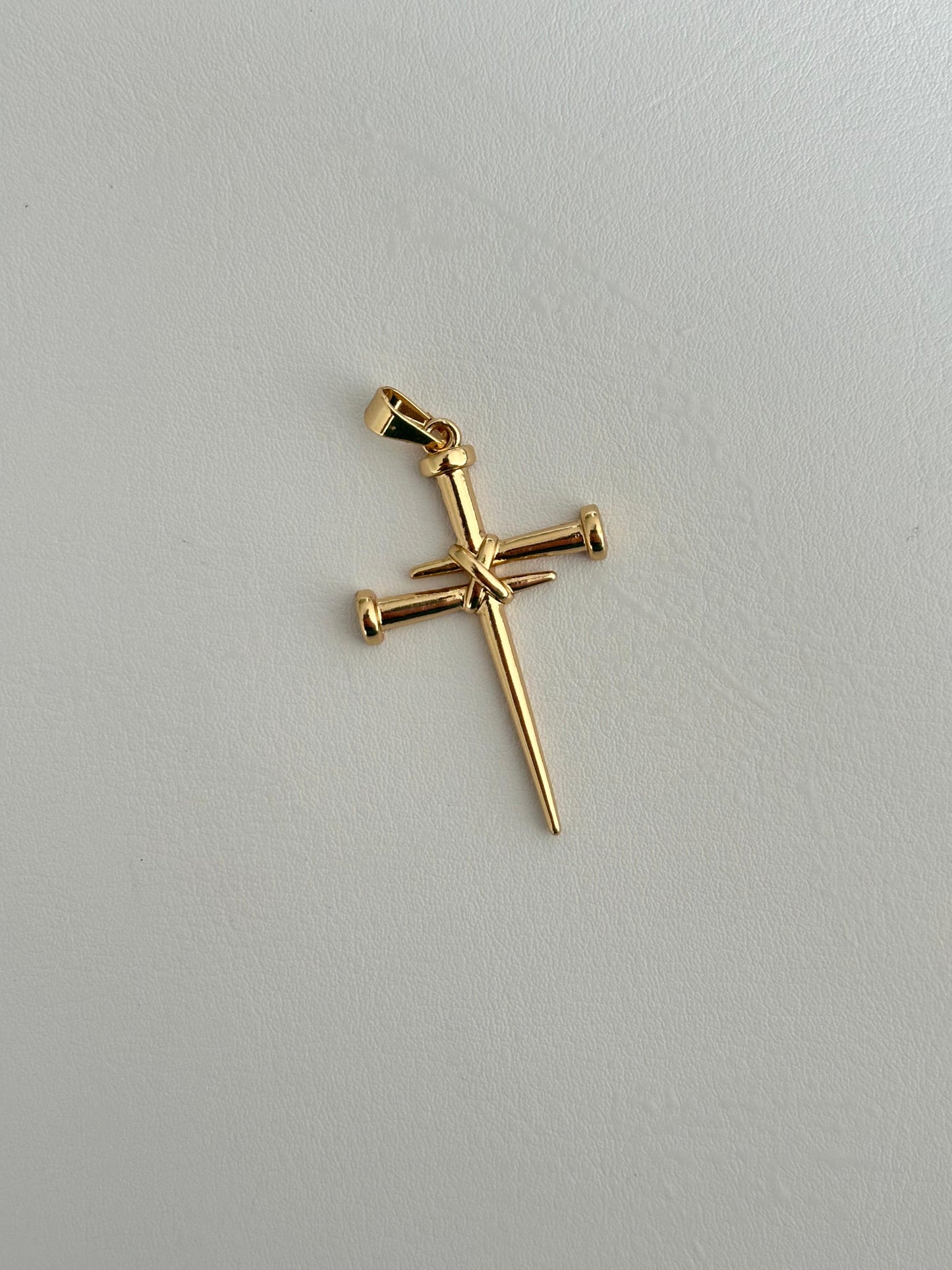 Dije cruz 3 clavos 4.8cms