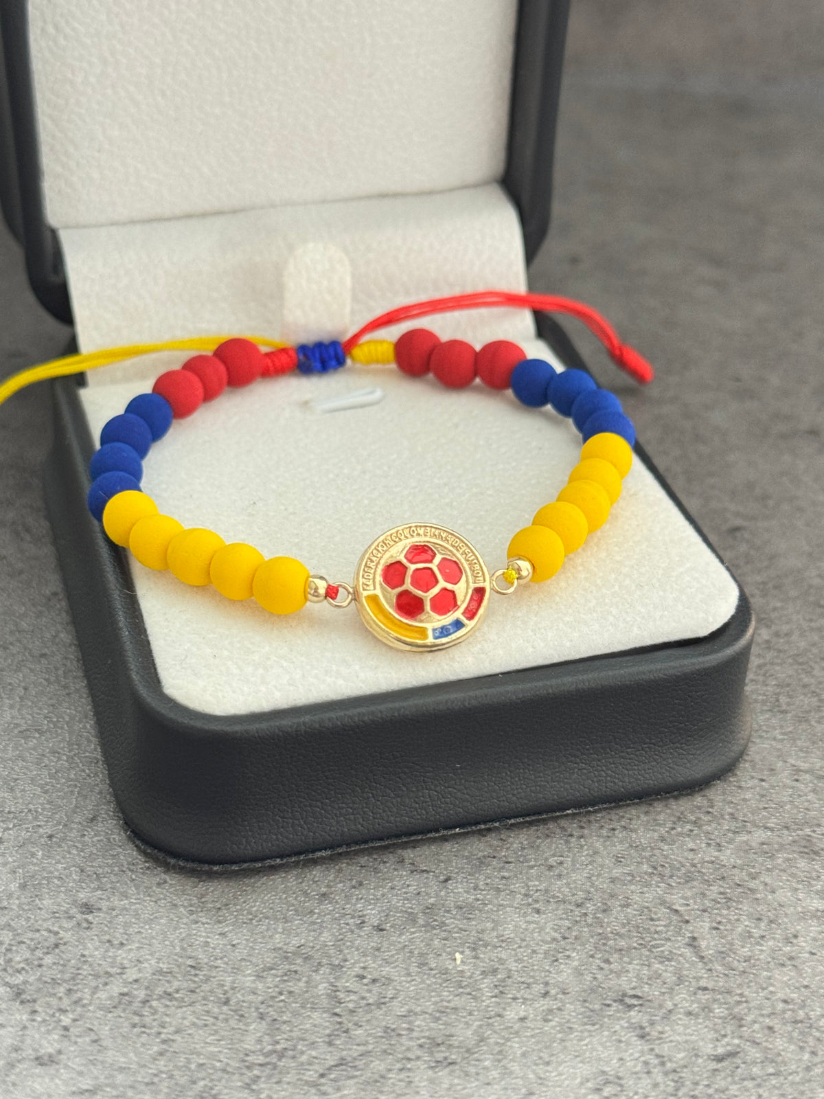 Pulsera Colombia. N de balín: #3 liso, neoprenos lisos
