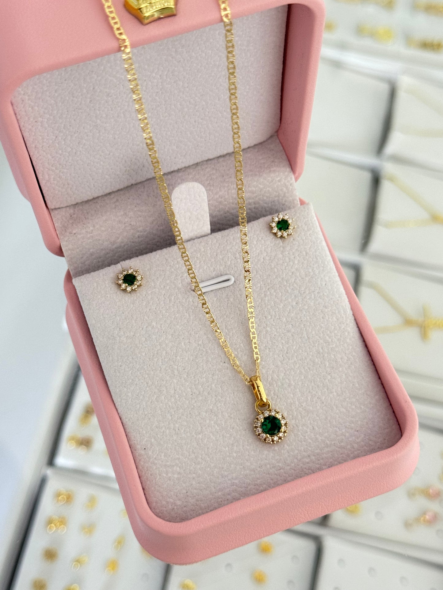 Conjunto green (cadena + dije + aretes)