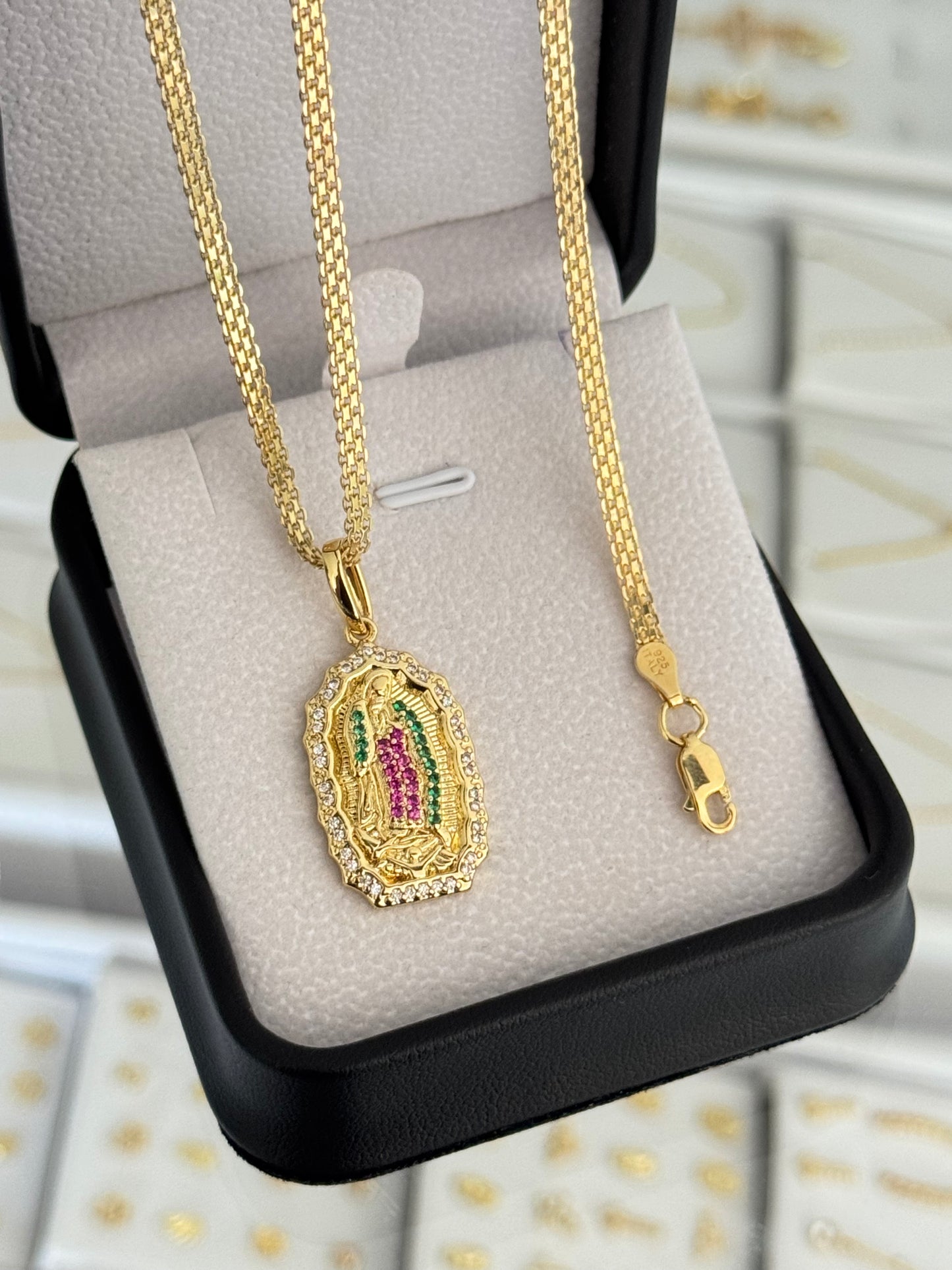 Conjunto medalla de guadalupe colores (cadena y pulsera China it 3mm 65cms / 19.5cms + dije)