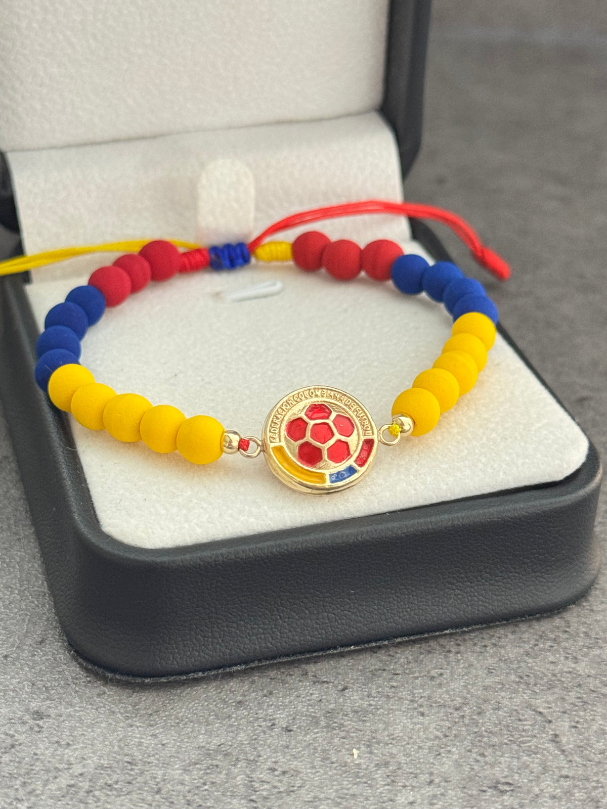 Pulsera Colombia. N de balín: #3 liso, neoprenos lisos