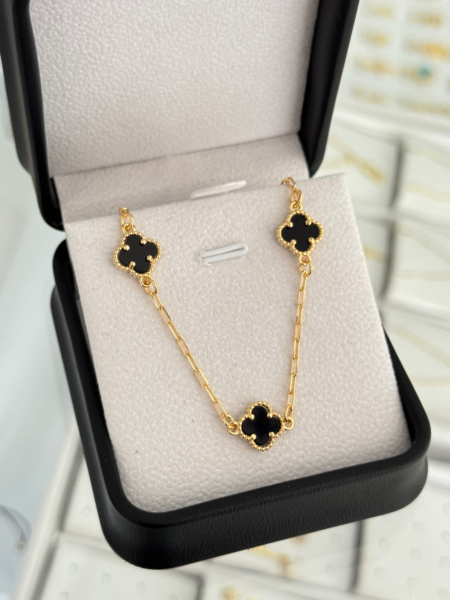 Pulsera eslabón con trébol negro 19cm