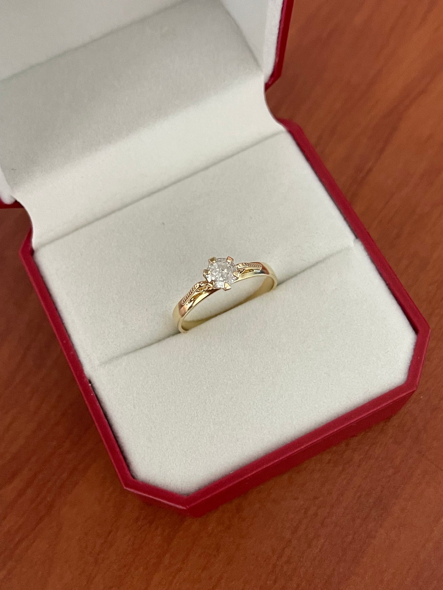 Anillo solitario plataforma exclusive