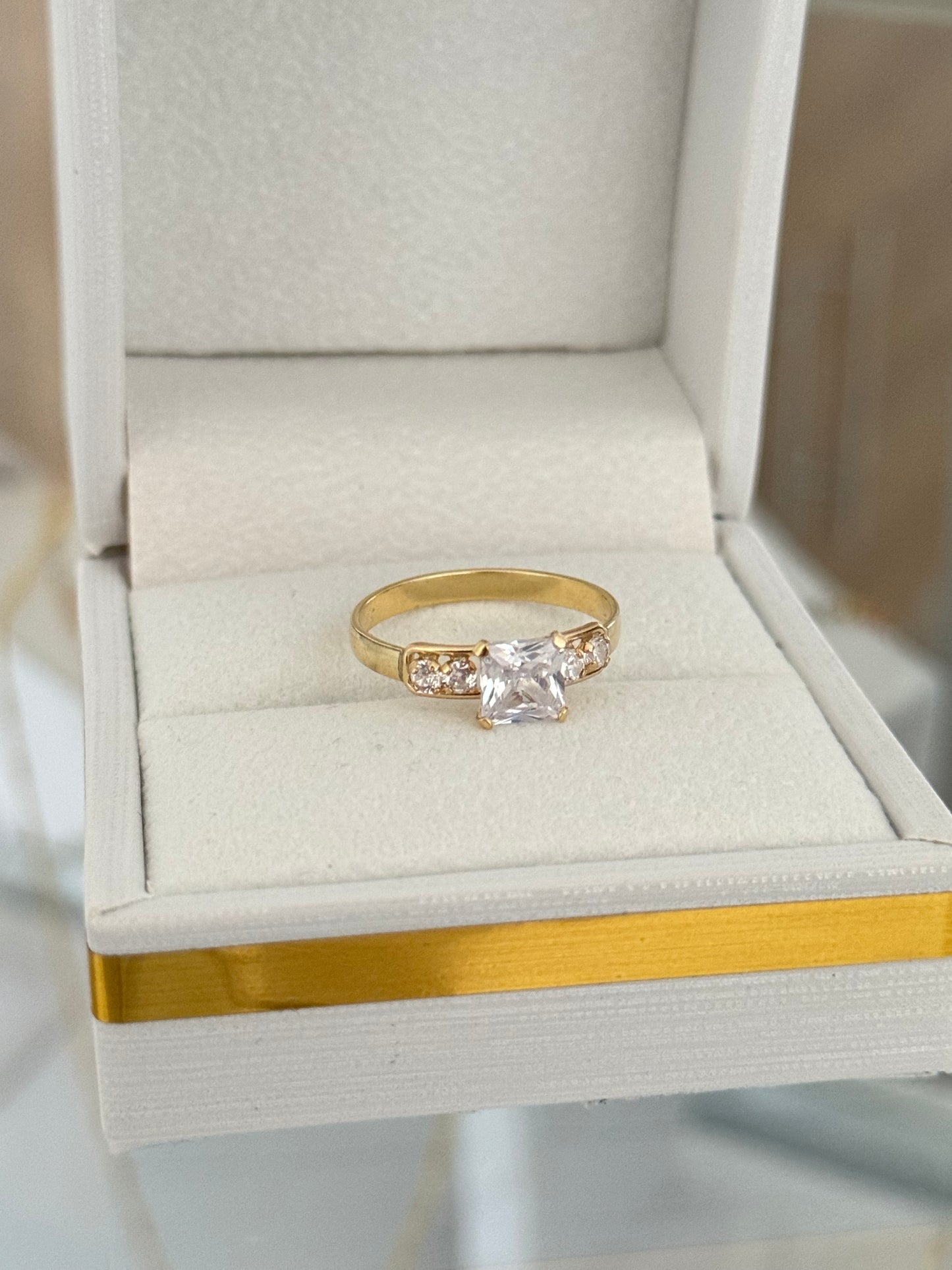 Anillo promise piedra cuadrada
