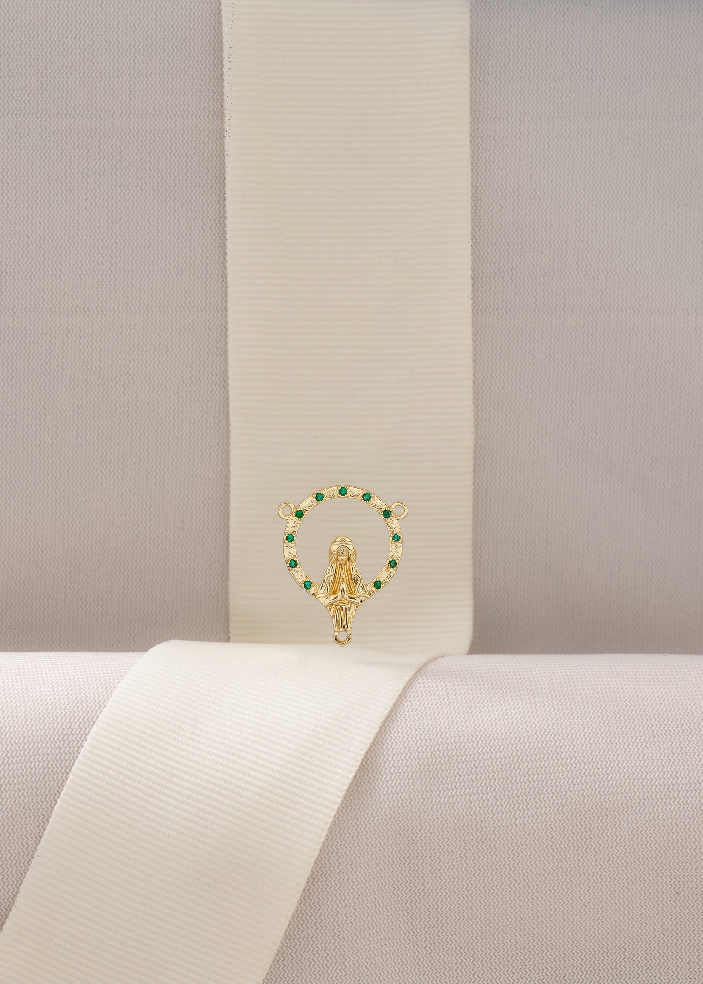Crucero Virgen con Circones Verdes